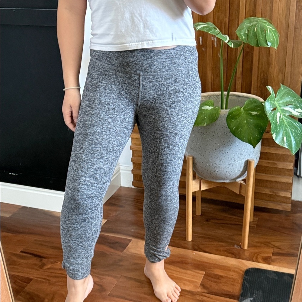 Beyond yoga Spacedye twist and Shout Marled Butter Soft Cropped Tight. Sz M